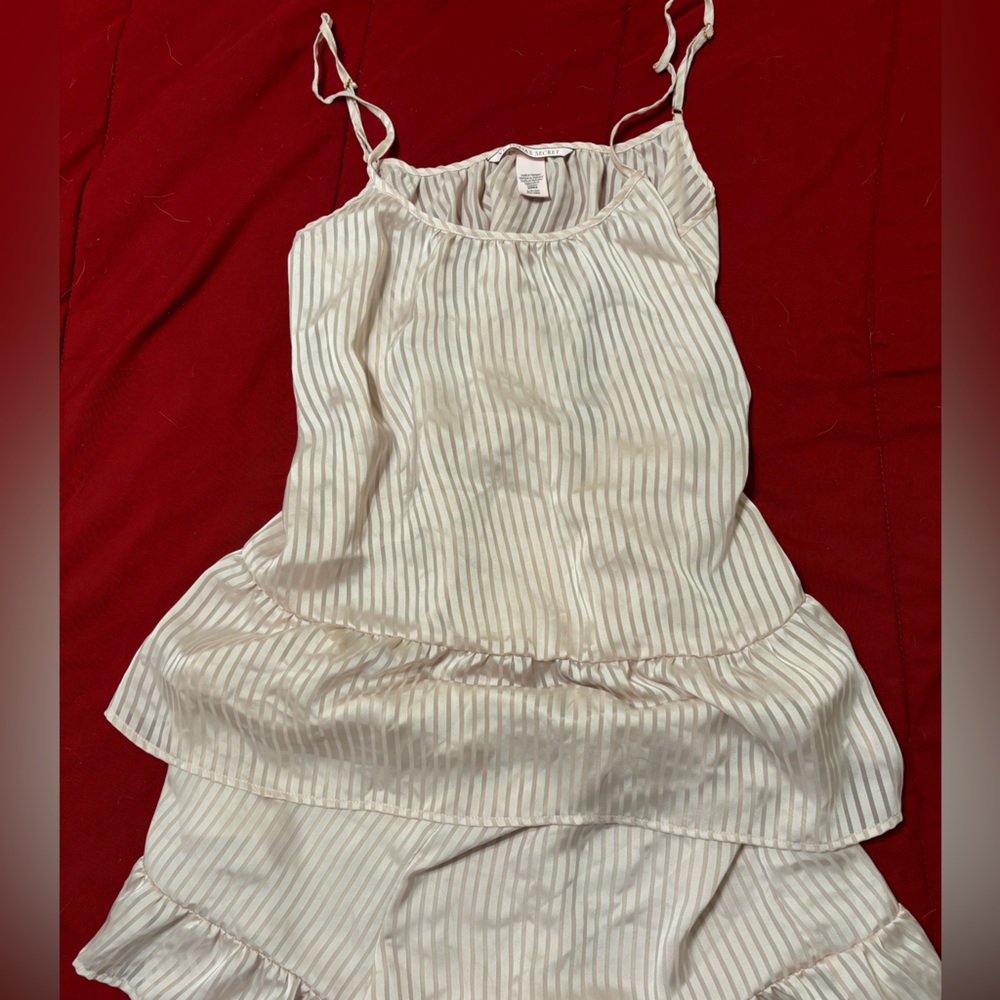 Victoria’s Secret Light Pink Ruffle 2 Piece Girly Barbiecore Pajama Lounge Set